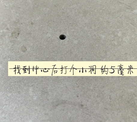 阳春瓷砖空鼓维修公司专业解答在瓷砖铺贴过程中，如果砂料搅拌不均匀，将会带来以下问题